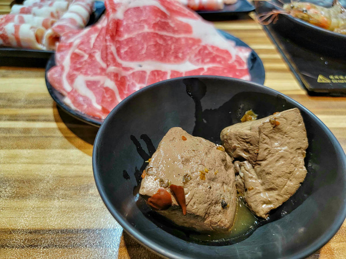 【台北美食】三峽蒙古紅,道地蒙古火鍋吃到飽,肉品蔬菜甜點通通無限供應,寵物超友善! - 第72張圖