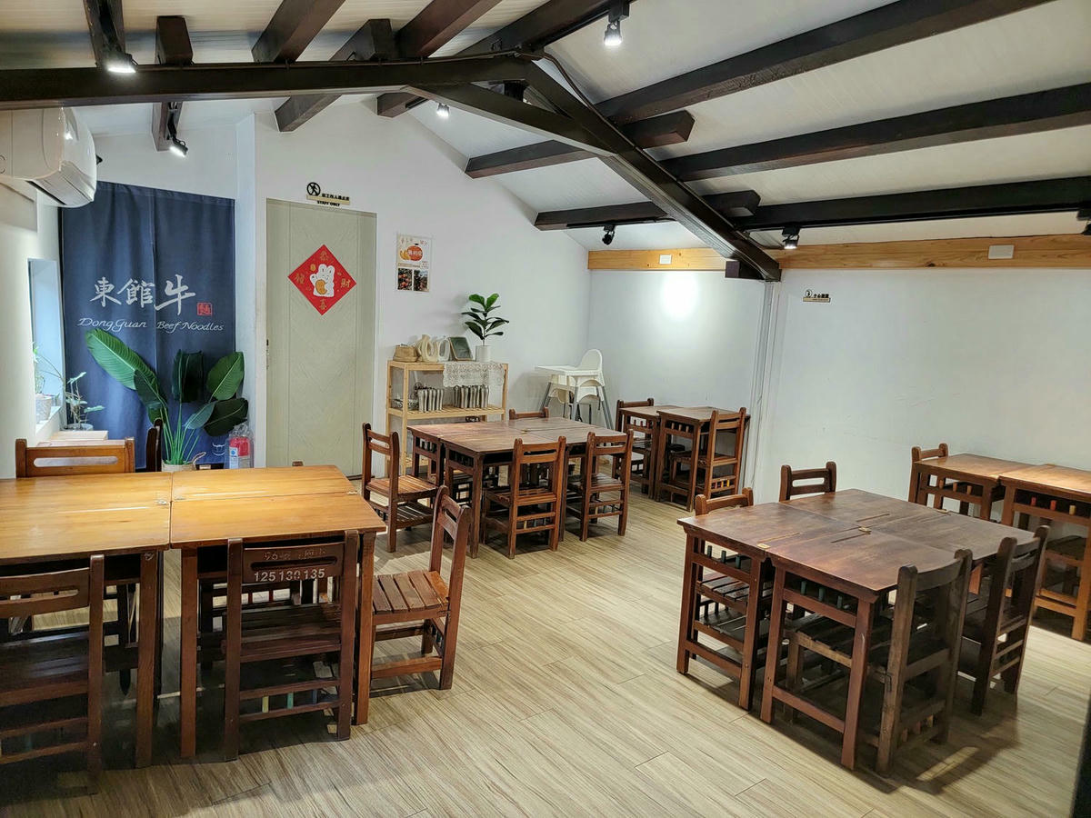 【台北中山美食】東館牛麵食館,文青復古風麵店,大塊牛頰肉、美味紅燒湯頭、特色瓢瓜水餃,還有好吃自製辣醬! - 第13張圖
