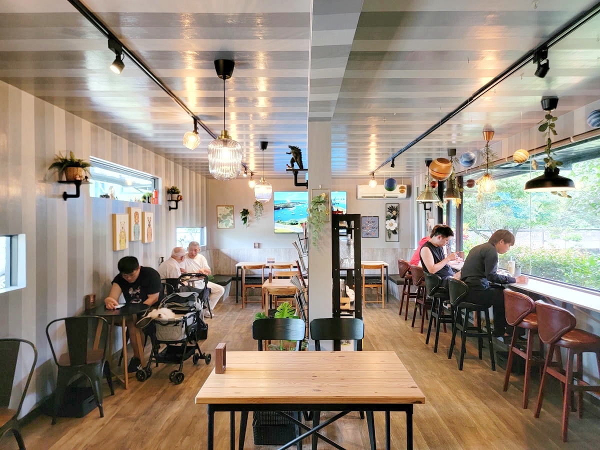 台南橋前駅 Ciao cafe,絕美塗鴉風貨櫃屋庭院咖啡館,啜一口悠閒,免費停車、寵物友善 - 第23張圖