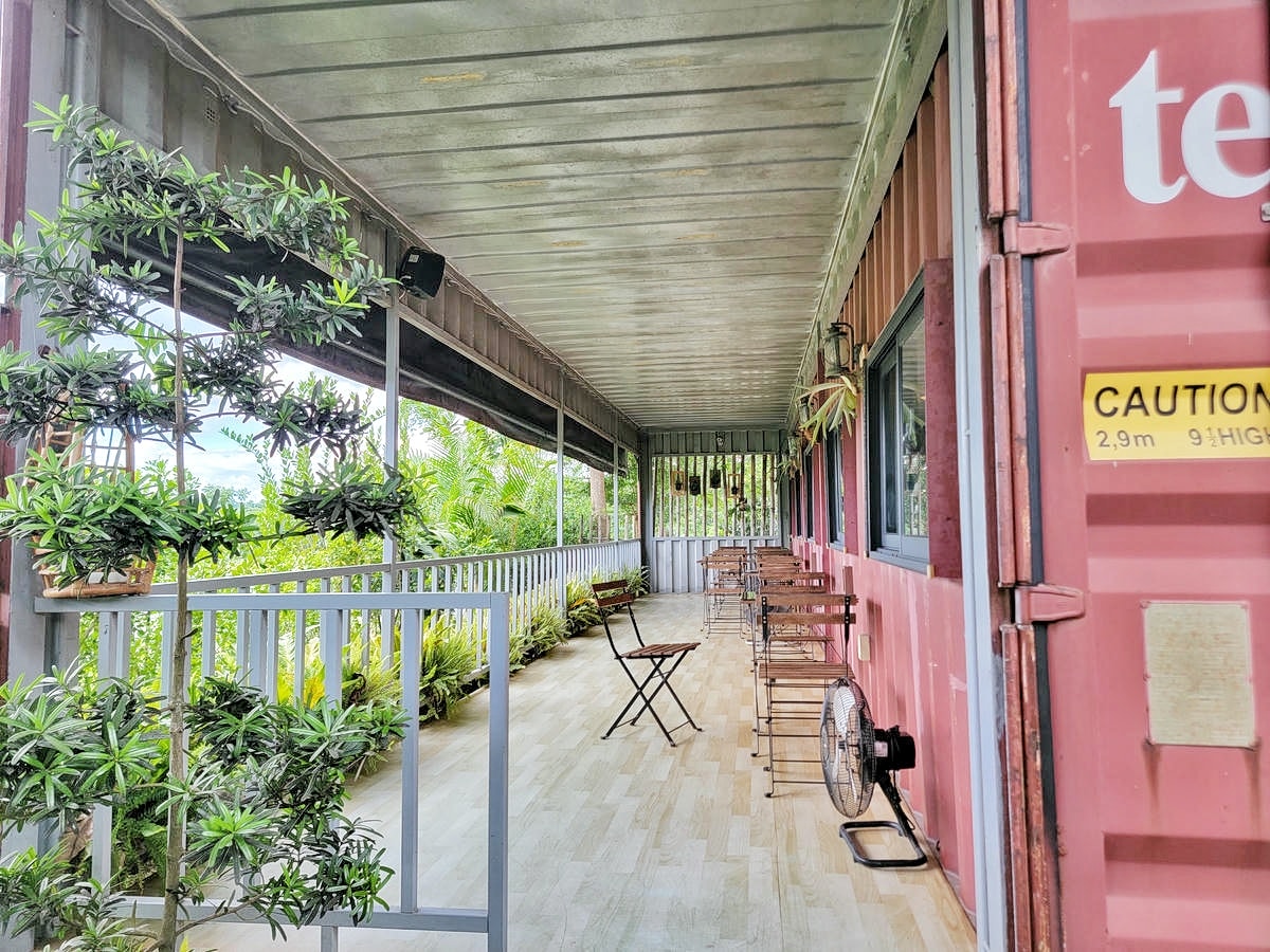 台南橋前駅 Ciao cafe,絕美塗鴉風貨櫃屋庭院咖啡館,啜一口悠閒,免費停車、寵物友善 - 第18張圖