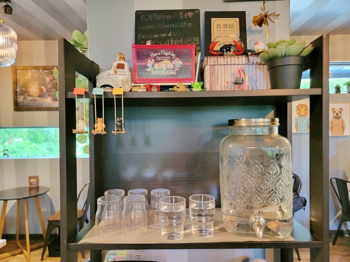 台南橋前駅 Ciao cafe,絕美塗鴉風貨櫃屋庭院咖啡館,啜一口悠閒,免費停車、寵物友善 - 第28張圖