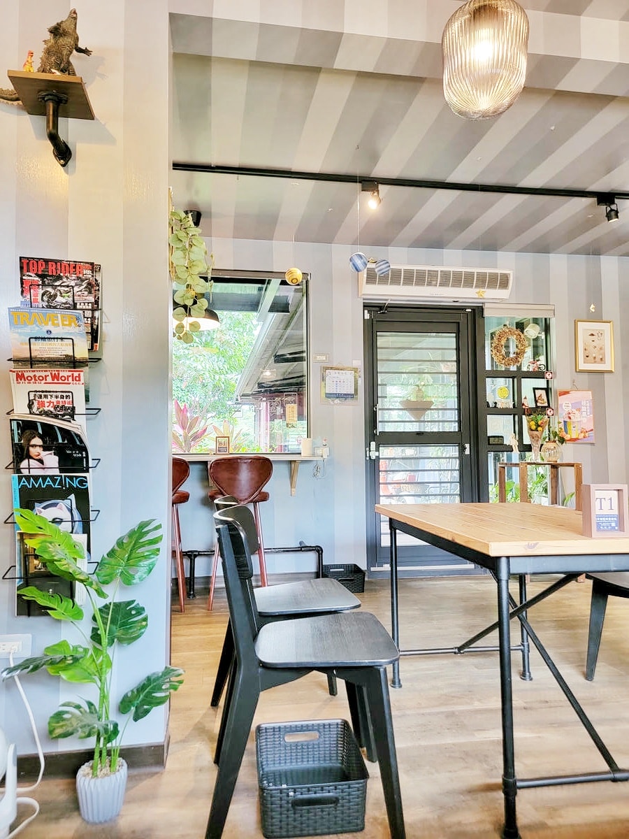 台南橋前駅 Ciao cafe,絕美塗鴉風貨櫃屋庭院咖啡館,啜一口悠閒,免費停車、寵物友善 - 第20張圖