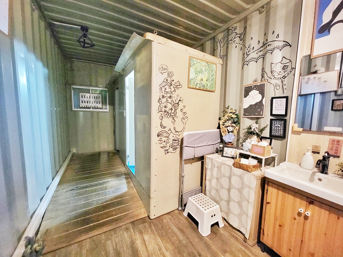 台南橋前駅 Ciao cafe,絕美塗鴉風貨櫃屋庭院咖啡館,啜一口悠閒,免費停車、寵物友善 - 第30張圖