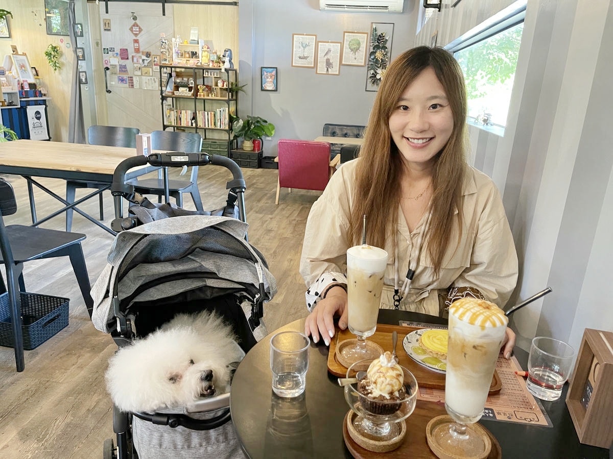 台南橋前駅 Ciao cafe,絕美塗鴉風貨櫃屋庭院咖啡館,啜一口悠閒,免費停車、寵物友善 - 第2張圖