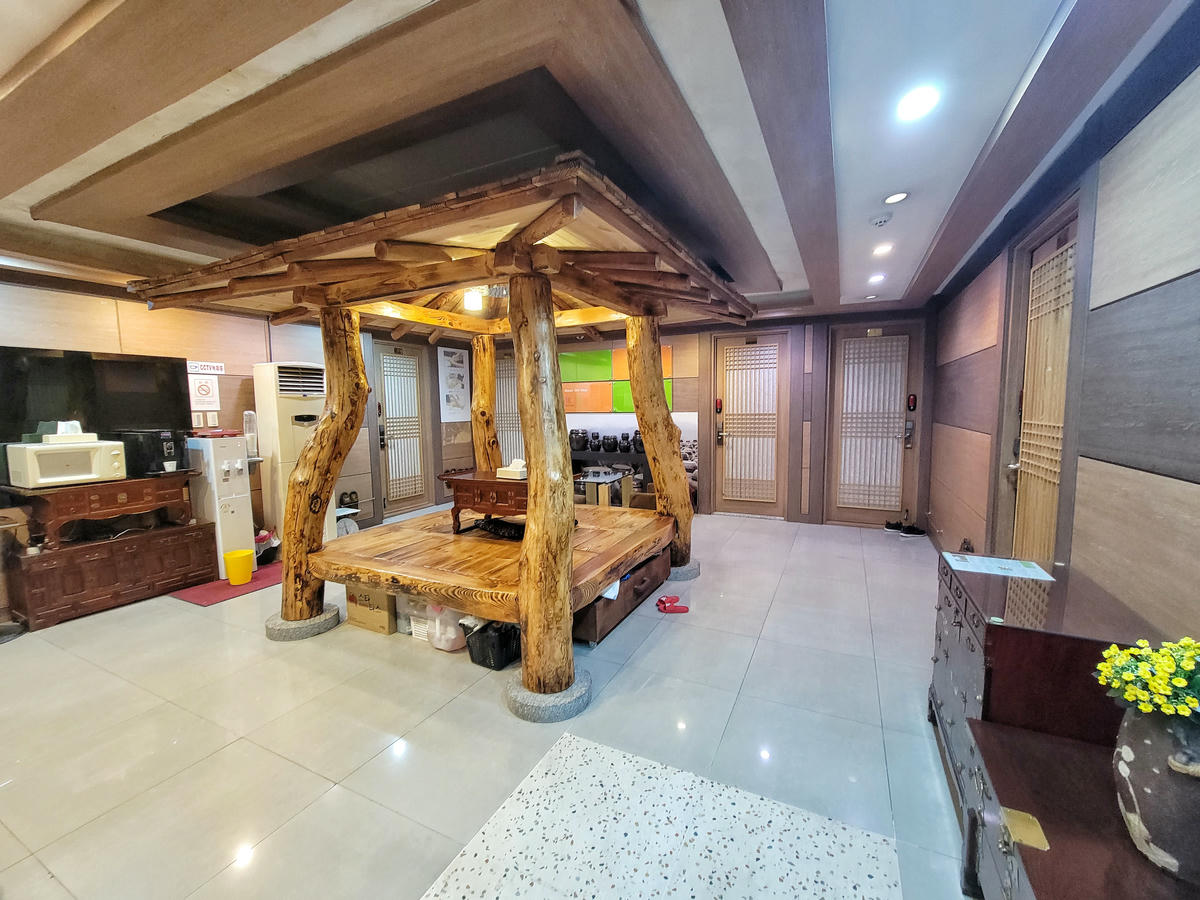 明洞MIZO HOTEL,便宜划算、交通超方便,頂樓暗藏令人驚豔的露營風咖啡館! - 第2張圖