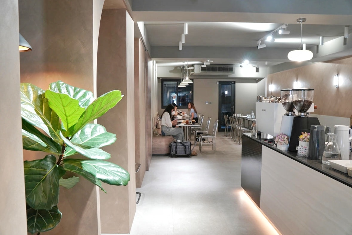 莯以咖啡,行天宮不限時寵物友善咖啡館,韓系時尚店面,神好吃巴斯克乳酪蛋糕 - 第12張圖