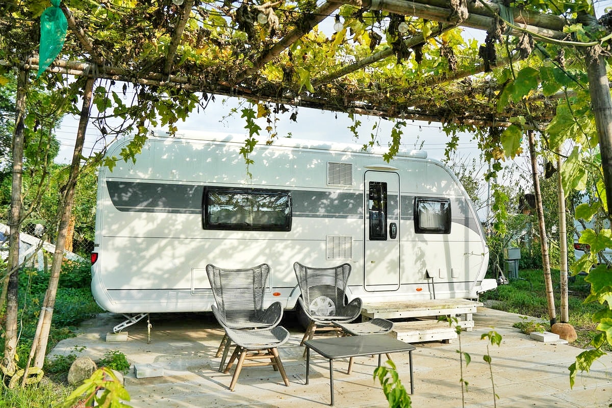小巷清風,苗栗豪華露營推薦,全台唯一Airstream露營車渡假村,樹立豪華露營新標竿!豐盛火鍋燒烤大餐,品質媲美單點燒肉餐廳!一泊三食、寵物友善 - 第15張圖