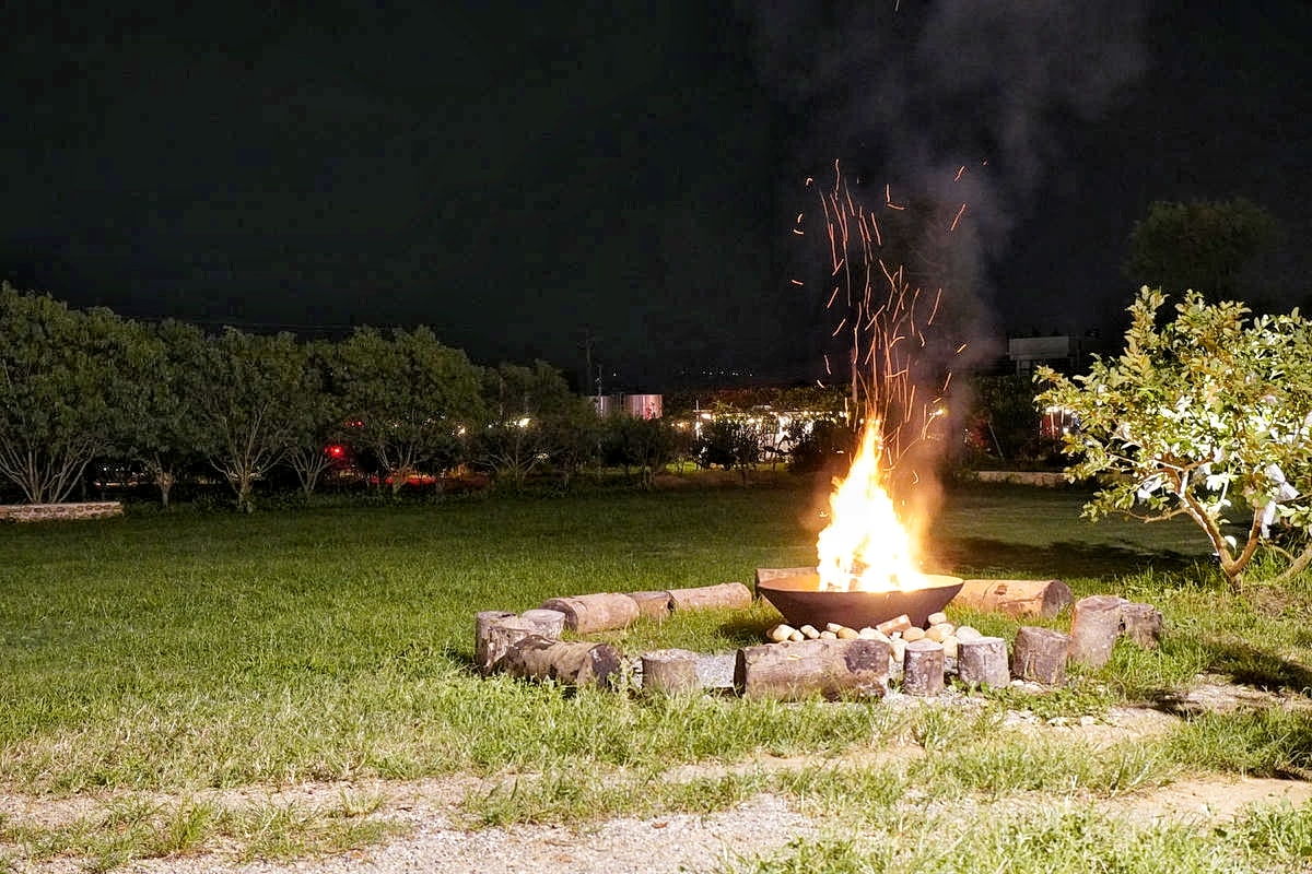 小巷清風,苗栗豪華露營推薦,全台唯一Airstream露營車渡假村,樹立豪華露營新標竿!豐盛火鍋燒烤大餐,品質媲美單點燒肉餐廳!一泊三食、寵物友善 - 第82張圖