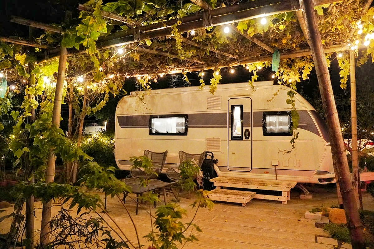 小巷清風,苗栗豪華露營推薦,全台唯一Airstream露營車渡假村,樹立豪華露營新標竿!豐盛火鍋燒烤大餐,品質媲美單點燒肉餐廳!一泊三食、寵物友善 - 第90張圖
