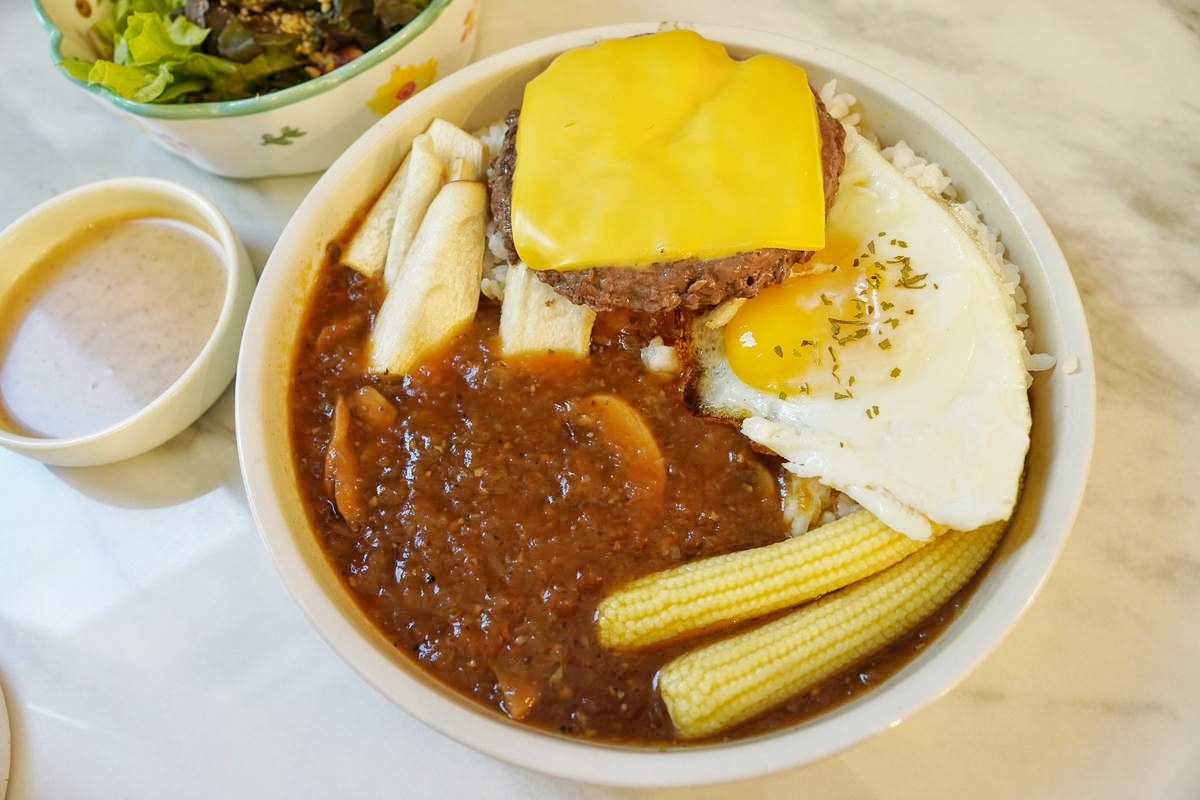 新莊 Paws Cafe,新莊寵物友善餐廳推薦,近捷運幸福站,療癒店長布偶貓、邊境犬陪坐,帶寵物來店即贈免費羊奶 - 第16張圖