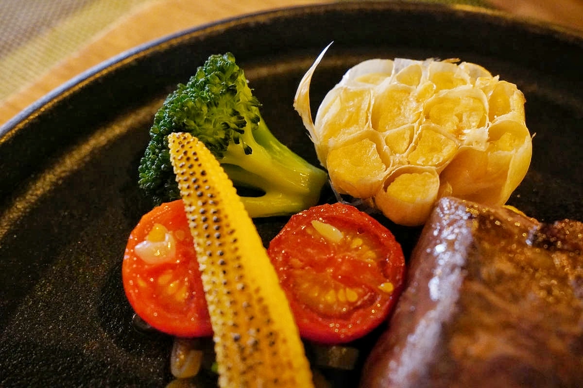 花蓮約會餐廳推薦,肉肉餐桌,高品質低溫熟成原塊牛排,浪漫法式用餐空間,氛圍感滿點,寵物友善,不能錯過的花蓮牛排館! - 第28張圖