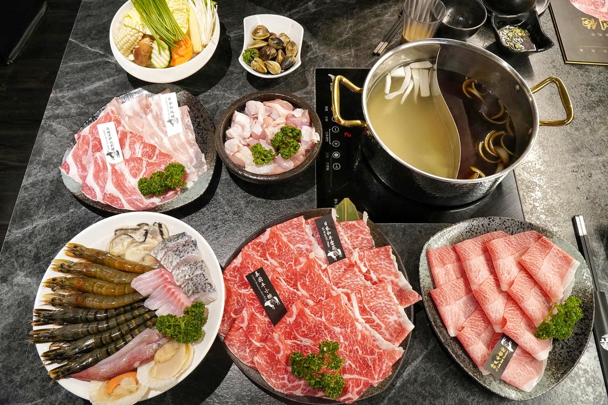 台北和牛火鍋吃到飽推薦,武鶴和牛火鍋吉林總店,最低只要1380就可大啖A5和牛奢華饗宴,極品海鮮、豐富食材全部吃到飽 - 第1張圖