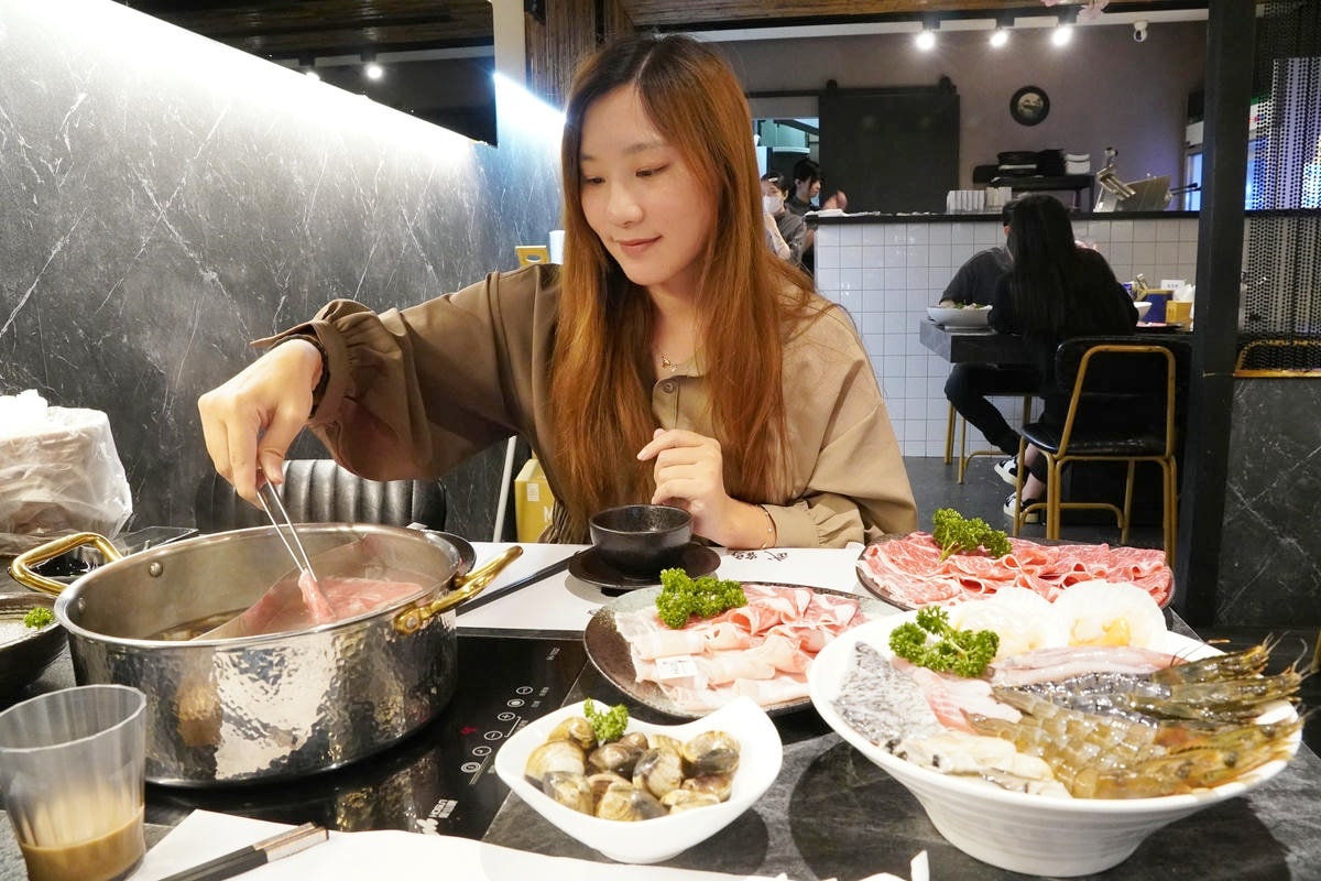 台北和牛火鍋吃到飽推薦,武鶴和牛火鍋吉林總店,最低只要1380就可大啖A5和牛奢華饗宴,極品海鮮、豐富食材全部吃到飽 - 第20張圖