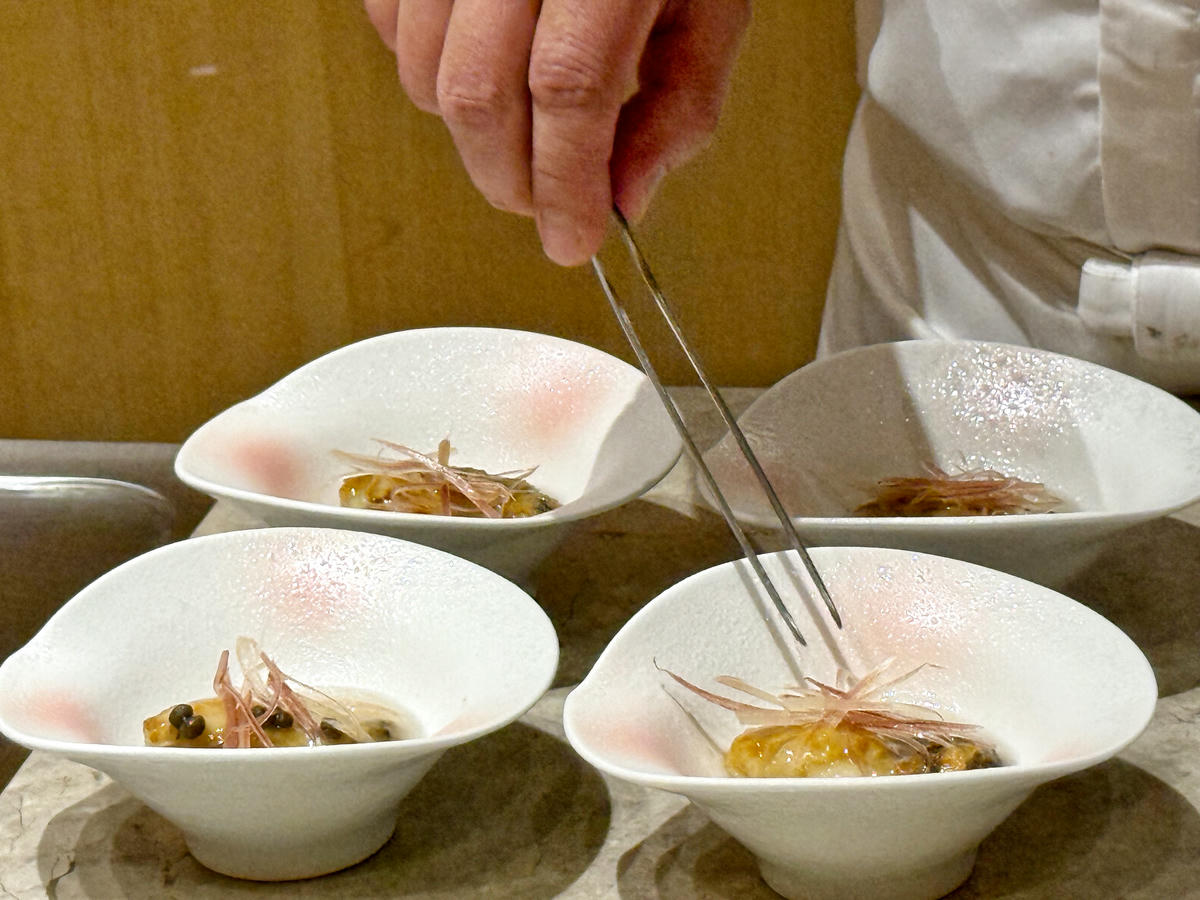 新莊無菜單料理推薦,初魚鐵板料亭宏匯廣場,1880+10%,極品鹿兒島黑毛和牛與異國海鮮饗宴,每道單品都是奢華藝術,約會、慶生餐廳首選,機捷副都心站日式鐵板燒 - 第19張圖