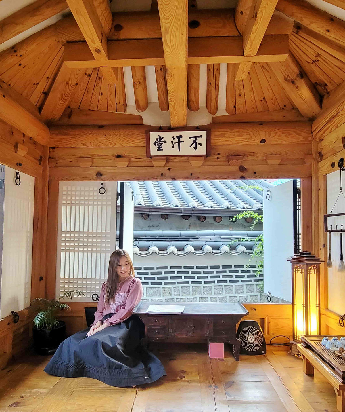 西村永樂齋-首爾絕美韓屋民宿,老屋新裝,樓閣門窗層層疊疊開不盡,靜謐庭院和古樸雅室,別有洞天的地下居室 - 第18張圖