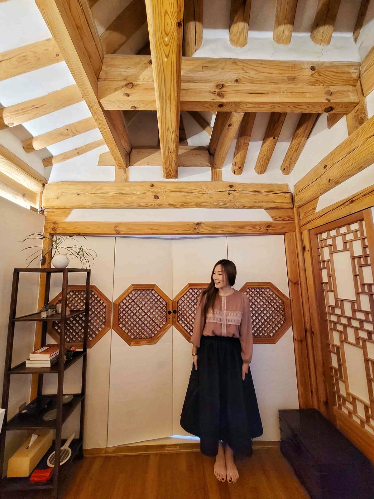 西村永樂齋-首爾絕美韓屋民宿,老屋新裝,樓閣門窗層層疊疊開不盡,靜謐庭院和古樸雅室,別有洞天的地下居室 - 第39張圖