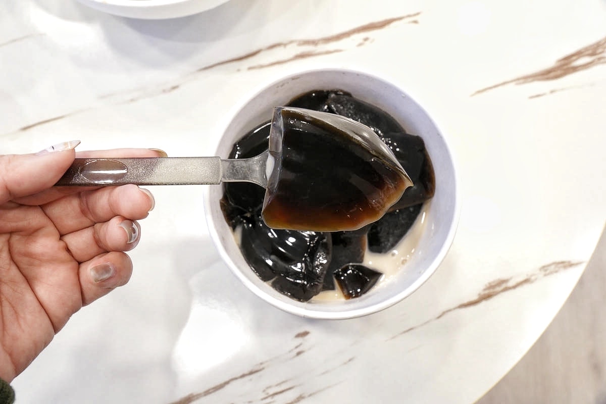 零下幾度兮,藏身於林口的寶藏冰城!阿里山茶香與時尚茶飲的美麗邂逅,花生冰沙濃郁到炸裂,巨無霸刨冰挑戰你的胃容量,招牌動凍冰讓人每款都想帶回家! - 第22張圖