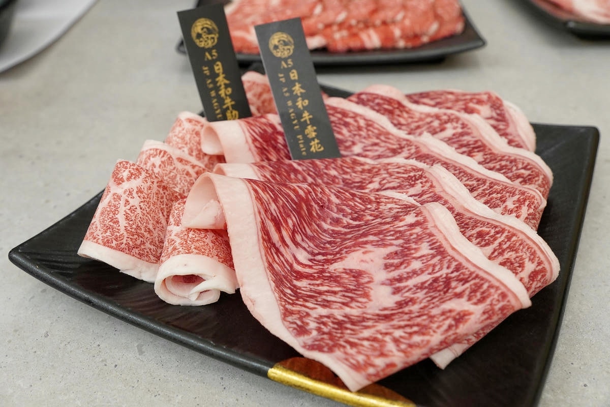 極鶴和牛鍋物,台北最威和牛火鍋吃到飽!夢幻A5和牛部位大升級+鱈場蟹,頂級海陸肉品一次滿足,120分鐘給你超狂吃到飽體驗,台北吃和牛首選 - 第53張圖