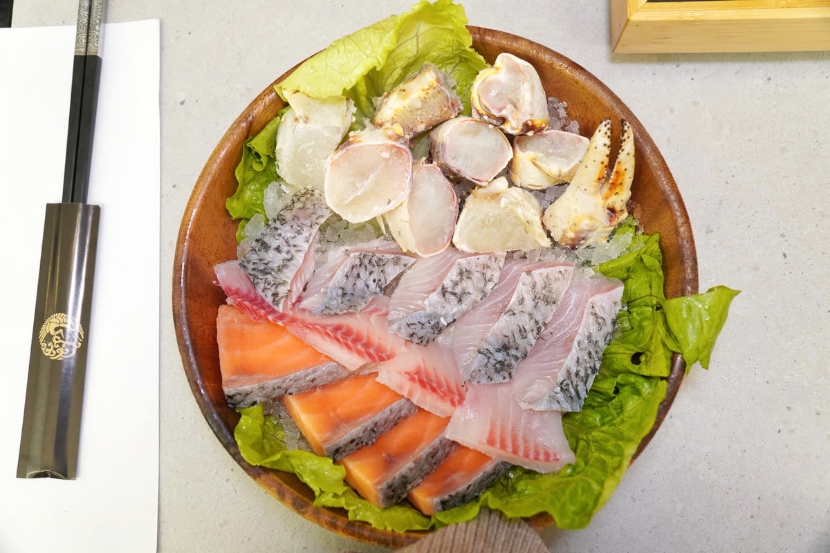 極鶴和牛鍋物,台北最威和牛火鍋吃到飽!夢幻A5和牛部位大升級+鱈場蟹,頂級海陸肉品一次滿足,120分鐘給你超狂吃到飽體驗,台北吃和牛首選 - 第81張圖