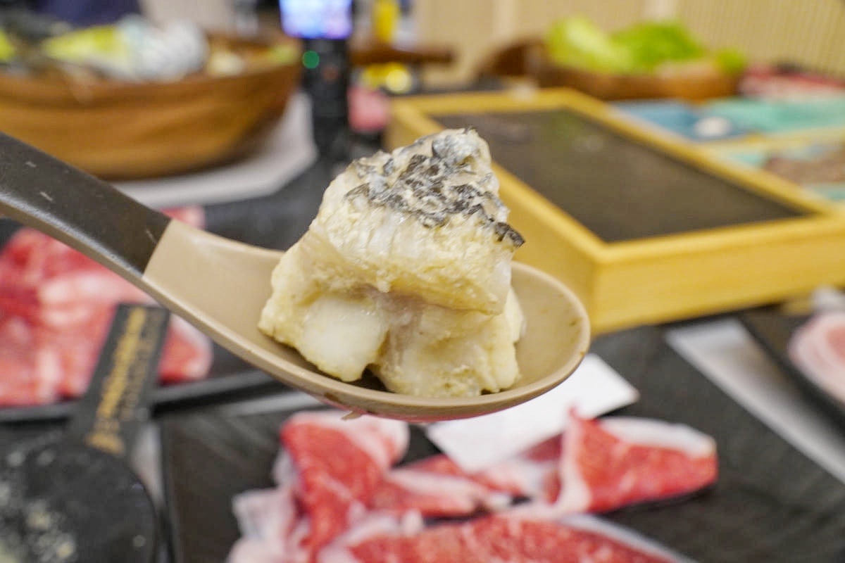 極鶴和牛鍋物,台北最威和牛火鍋吃到飽!夢幻A5和牛部位大升級+鱈場蟹,頂級海陸肉品一次滿足,120分鐘給你超狂吃到飽體驗,台北吃和牛首選 - 第76張圖