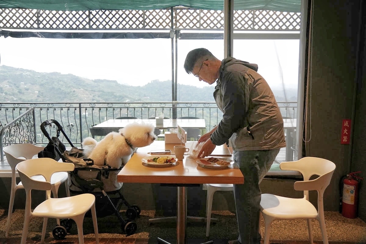 【台中寵物友善露營】蟬說:山中靜靜,最值得一訪的台中豪華露營全攻略,帶著毛孩一起出發,體驗被層疊山巒環繞的秘境奢華露營 - 第124張圖