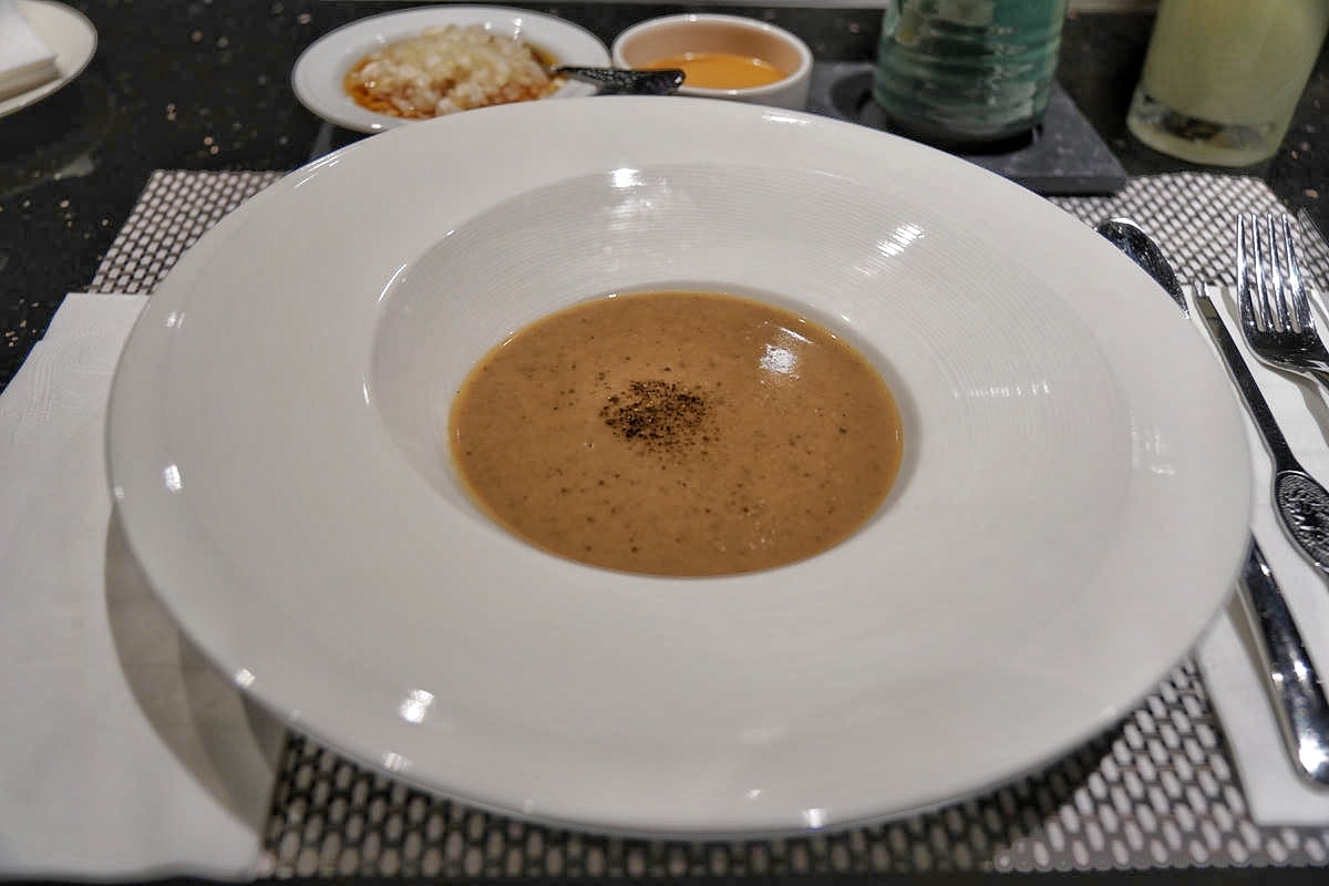 台北頂奢鐵板燒推薦,潼精緻鐵板料理故宮店,獨享整隻活龍蝦,生猛海陸食材一次滿足,還可包場歡唱KTV - 第19張圖
