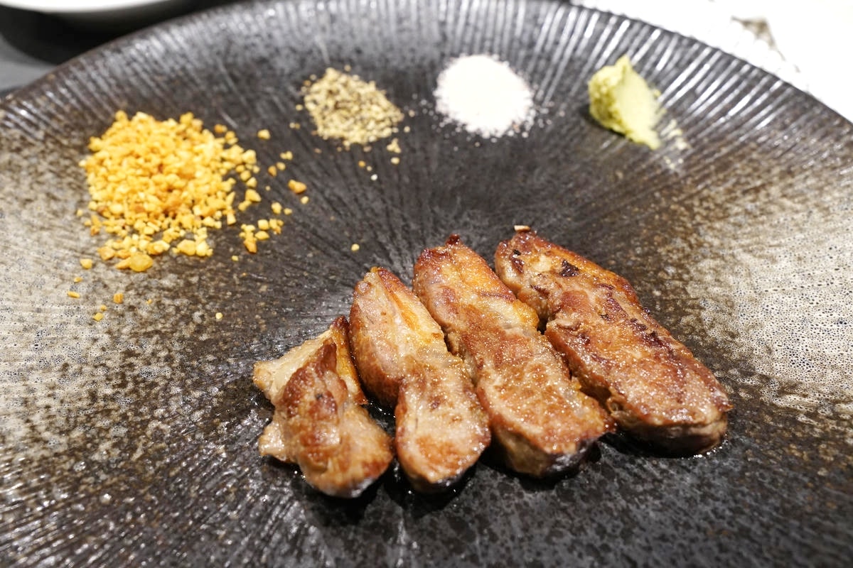 台北頂奢鐵板燒推薦,潼精緻鐵板料理故宮店,獨享整隻活龍蝦,生猛海陸食材一次滿足,還可包場歡唱KTV - 第51張圖