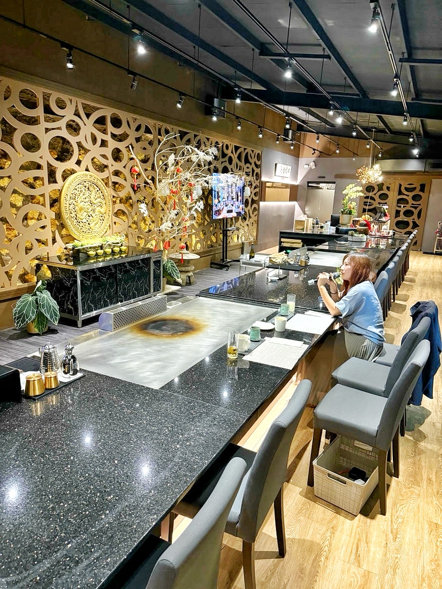 台北頂奢鐵板燒推薦,潼精緻鐵板料理故宮店,獨享整隻活龍蝦,生猛海陸食材一次滿足,還可包場歡唱KTV - 第6張圖