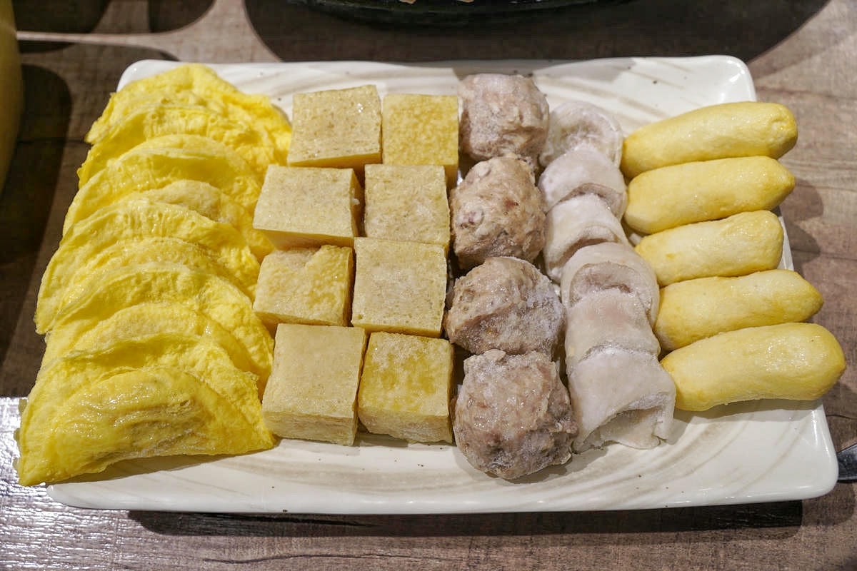 林口必吃火鍋推薦,二訪真香石頭火鍋,現炒沙茶醬香氣四溢,重現傳統懷舊滋味!海陸大餐有感升級,沙茶鍋搭波士頓龍蝦,霜淇淋沾沙茶醬迸出新滋味?! - 第60張圖