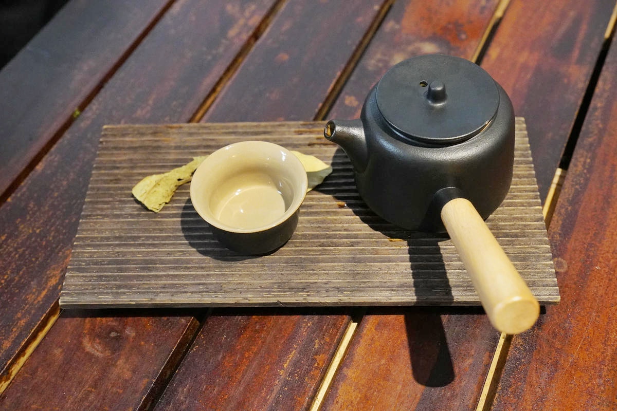 台北松山文青咖啡館推薦,藏身巷弄的侘寂美學|汩咖啡 GU Coffee:一場與時光的對話,配方豆咖啡、布丁、巴斯克蛋糕超好吃,近捷運國父紀念館 - 第31張圖