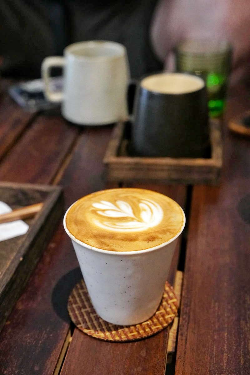 台北松山文青咖啡館推薦,藏身巷弄的侘寂美學|汩咖啡 GU Coffee:一場與時光的對話,配方豆咖啡、布丁、巴斯克蛋糕超好吃,近捷運國父紀念館 - 第24張圖