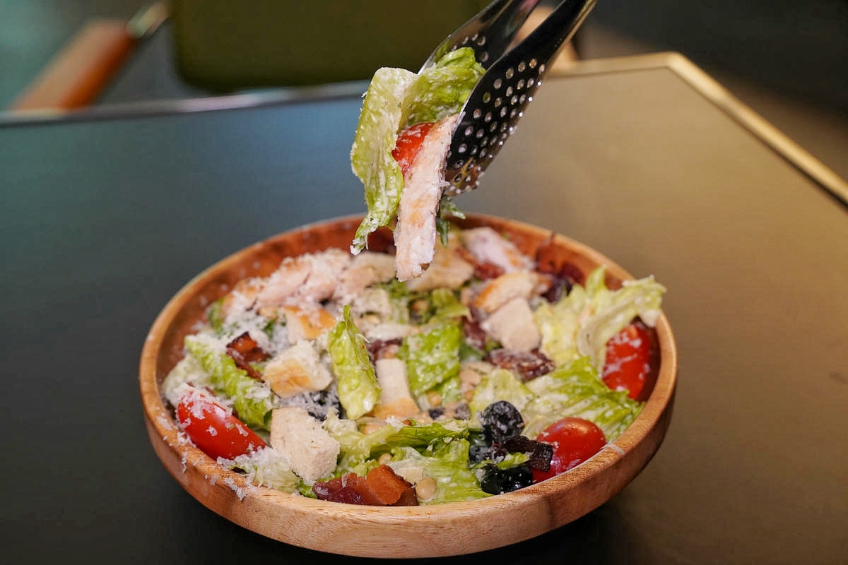 桃園中壢美食推薦,M3 Bistro餐酒館,打造最chill用餐氣氛!首推海膽大蝦干貝燉飯、家傳牛肉羅宋湯,週末DJ駐場表演、邊喝調酒邊聽音樂!還有獨立包廂、大螢幕球賽轉播 - 第39張圖