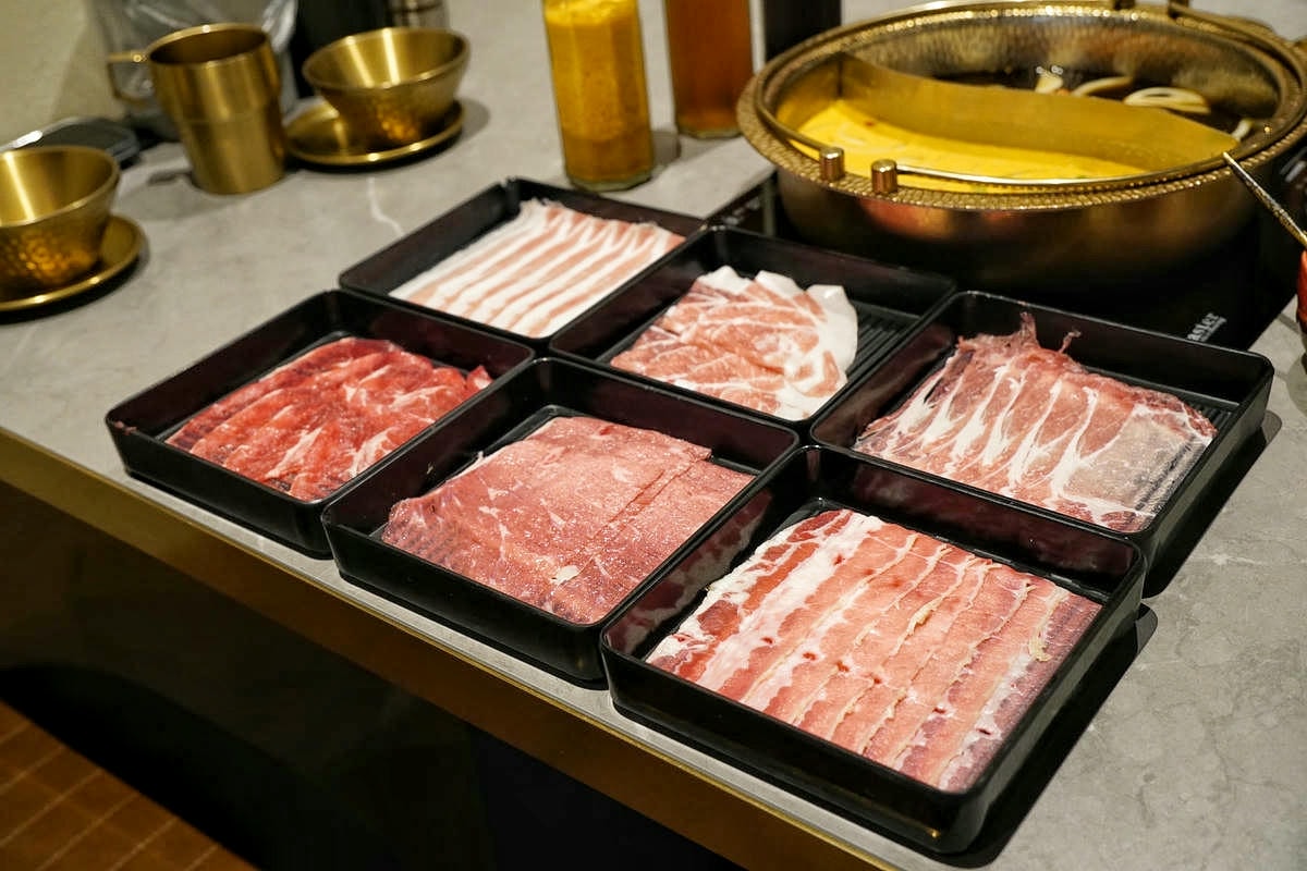 永和美食推薦,呼穀壽喜燒|超童話貓頭鷹主題壽喜燒吃到飽!獨家伯爵茶壽喜燒湯底、融合泰式、義式等異國風味,平日只要388元+10%起,狂推超高CP值! - 第32張圖