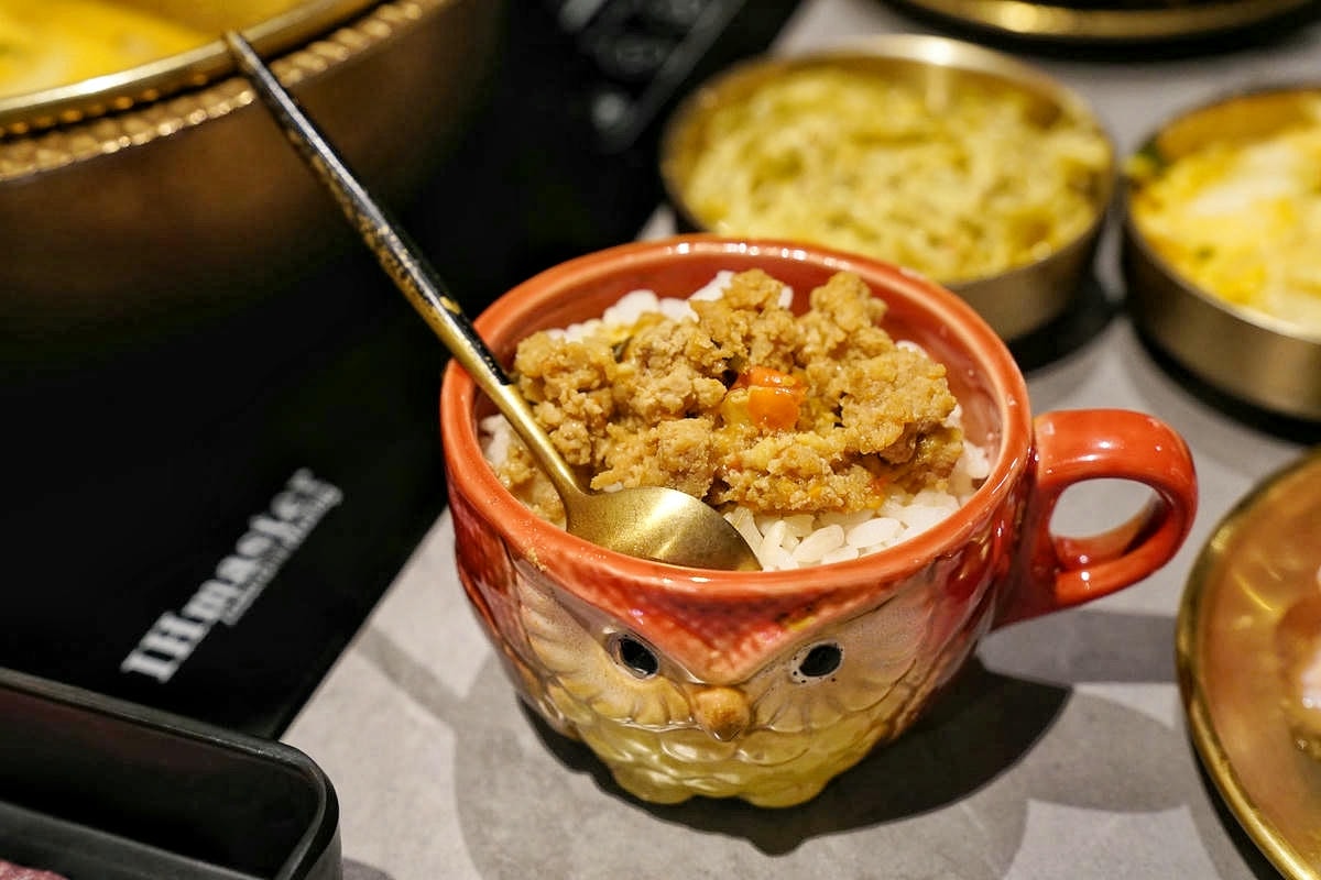 永和美食推薦,呼穀壽喜燒|超童話貓頭鷹主題壽喜燒吃到飽!獨家伯爵茶壽喜燒湯底、融合泰式、義式等異國風味,平日只要388元+10%起,狂推超高CP值! - 第49張圖