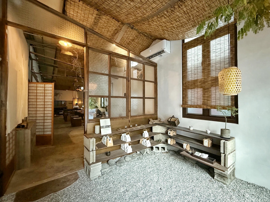 台北松山文青咖啡館推薦,藏身巷弄的侘寂美學|汩咖啡 GU Coffee:一場與時光的對話,配方豆咖啡、布丁、巴斯克蛋糕超好吃,近捷運國父紀念館 - 第9張圖