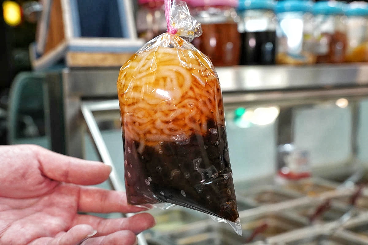 新莊美食推薦,四維QQ手工粉條冰 辣媽麻辣,市場巷內古早好滋味,超大一碗只要60元!Q彈粉條和手工配料超值大滿足!用料實在,喜愛粉條冰的朋友別錯過 - 第2張圖