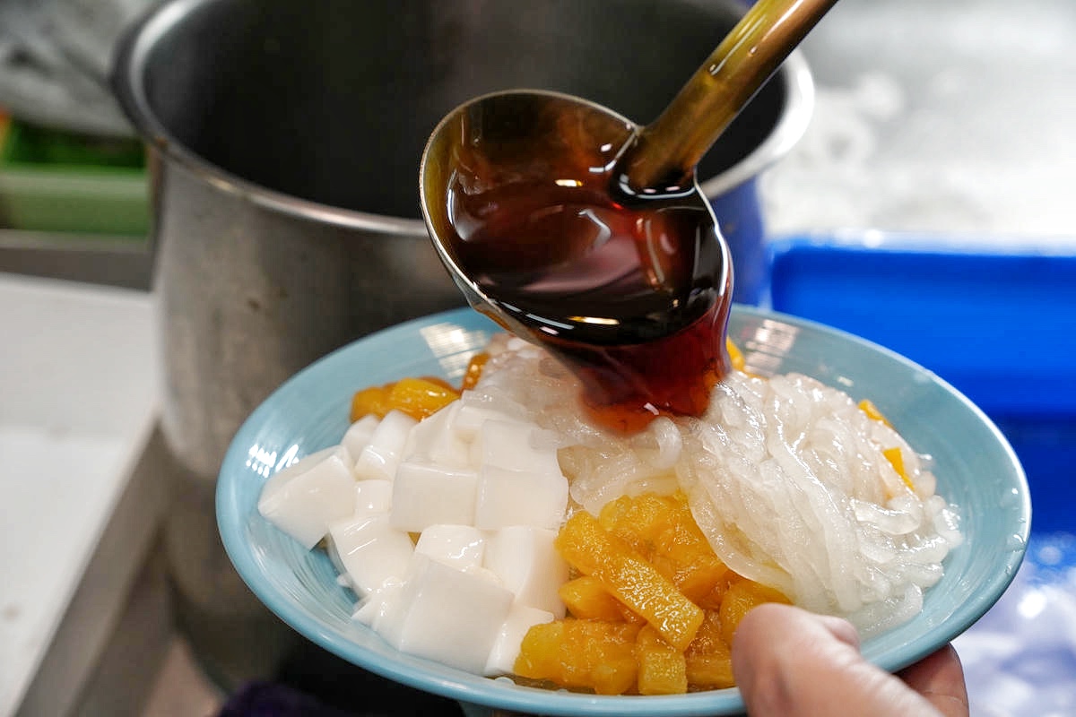 新莊美食推薦,四維QQ手工粉條冰 辣媽麻辣,市場巷內古早好滋味,超大一碗只要60元!Q彈粉條和手工配料超值大滿足!用料實在,喜愛粉條冰的朋友別錯過 - 第53張圖