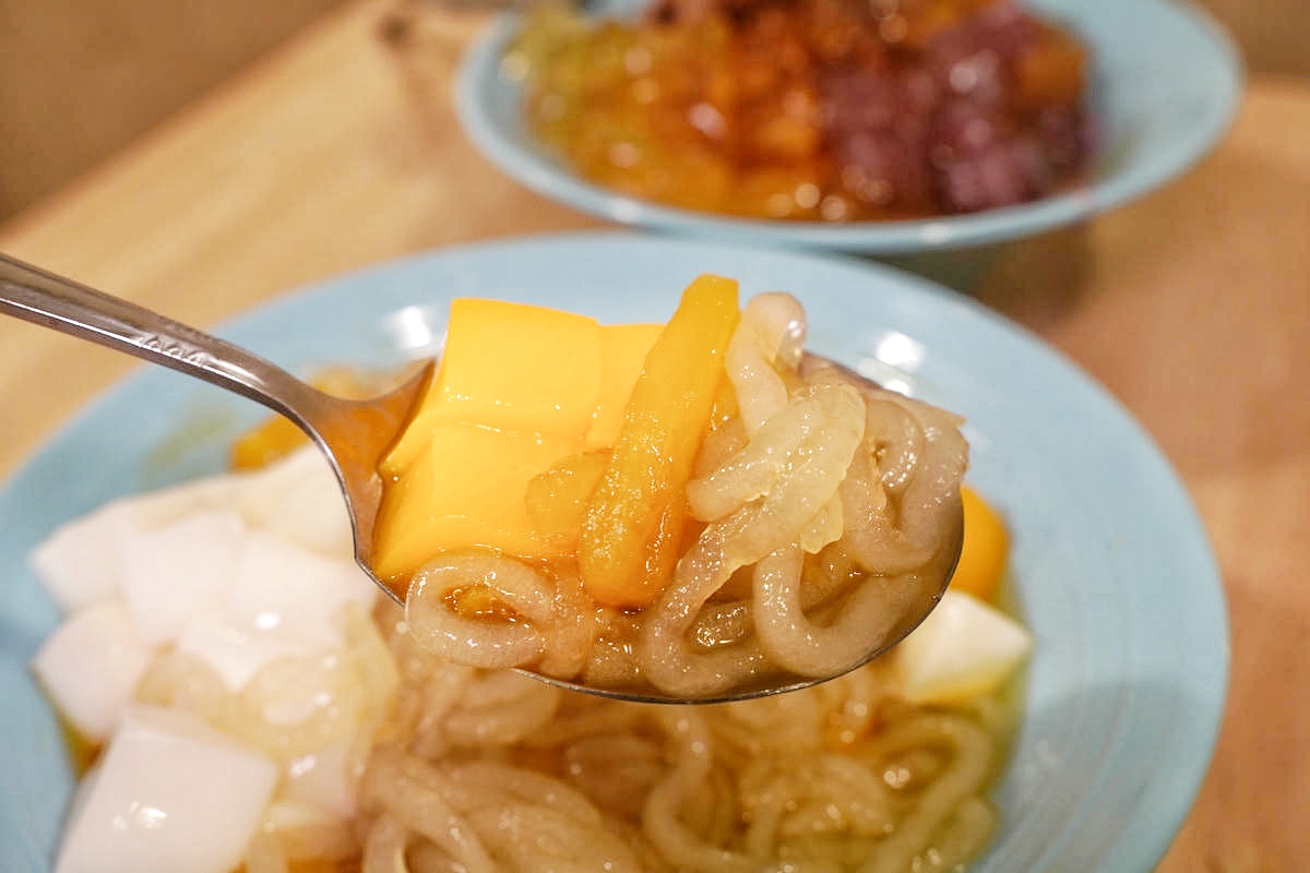 新莊美食推薦,四維QQ手工粉條冰 辣媽麻辣,市場巷內古早好滋味,超大一碗只要60元!Q彈粉條和手工配料超值大滿足!用料實在,喜愛粉條冰的朋友別錯過 - 第63張圖