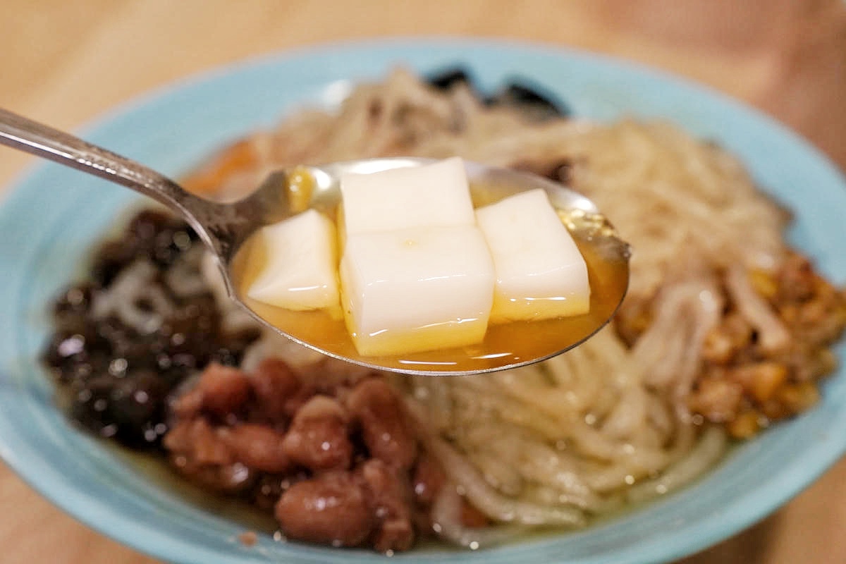 新莊美食推薦,四維QQ手工粉條冰 辣媽麻辣,市場巷內古早好滋味,超大一碗只要60元!Q彈粉條和手工配料超值大滿足!用料實在,喜愛粉條冰的朋友別錯過 - 第62張圖