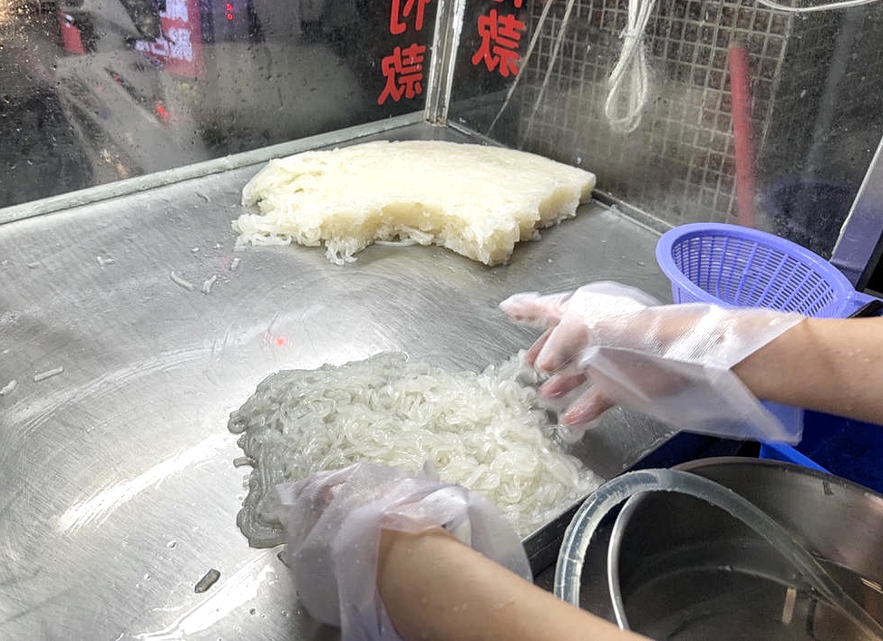 新莊美食推薦,四維QQ手工粉條冰 辣媽麻辣,市場巷內古早好滋味,超大一碗只要60元!Q彈粉條和手工配料超值大滿足!用料實在,喜愛粉條冰的朋友別錯過 - 第18張圖