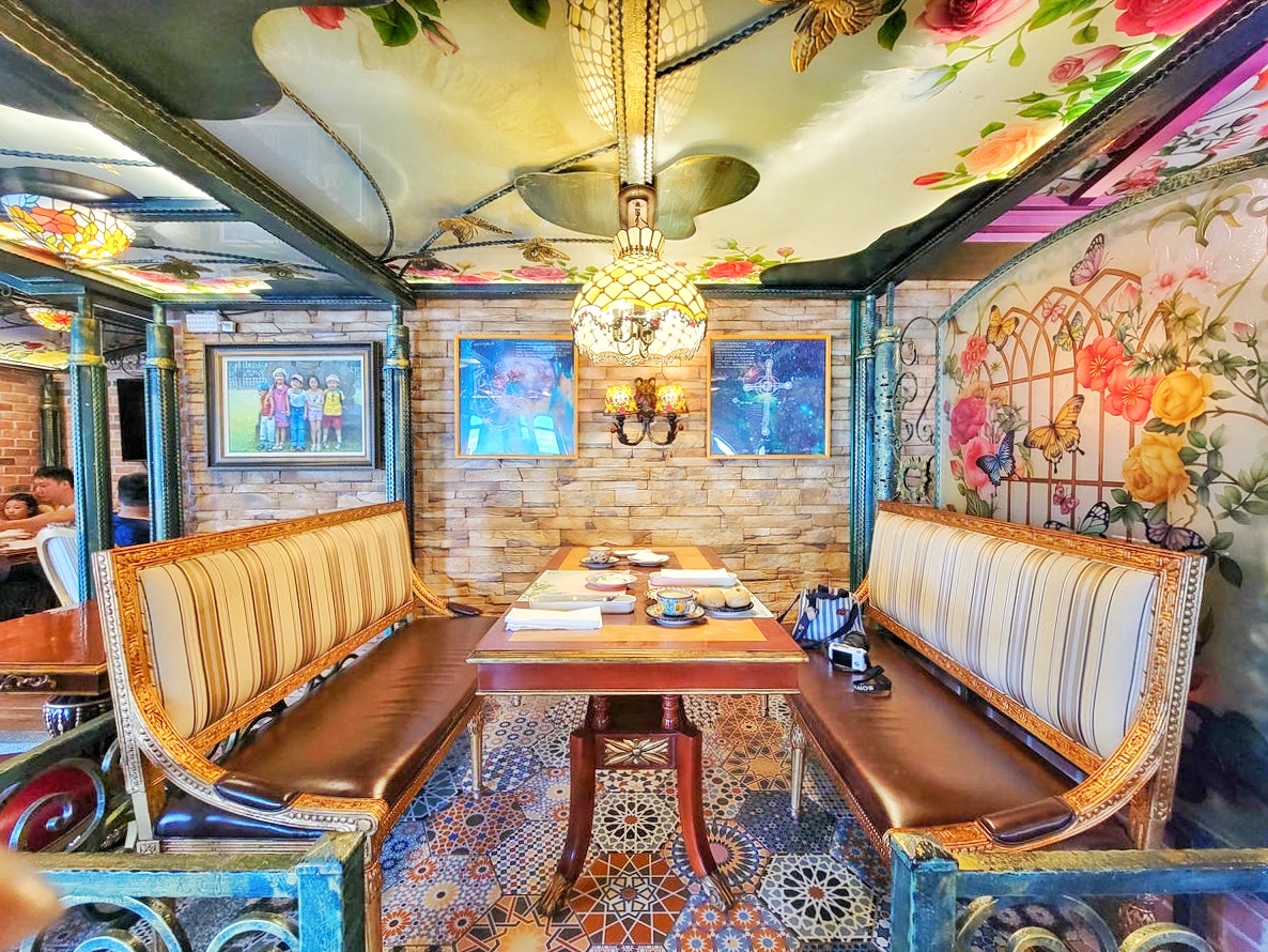 【花蓮七星潭住宿】入住七星潭最美飯店!水上明月海景渡假旅店Hotel Moon,坐擁月牙灣海岸線第一排、眺望四八高地,住進歐洲藝廊宮殿,法式洛可可風情,體驗極致奢華住宿一泊二食 - 第93張圖