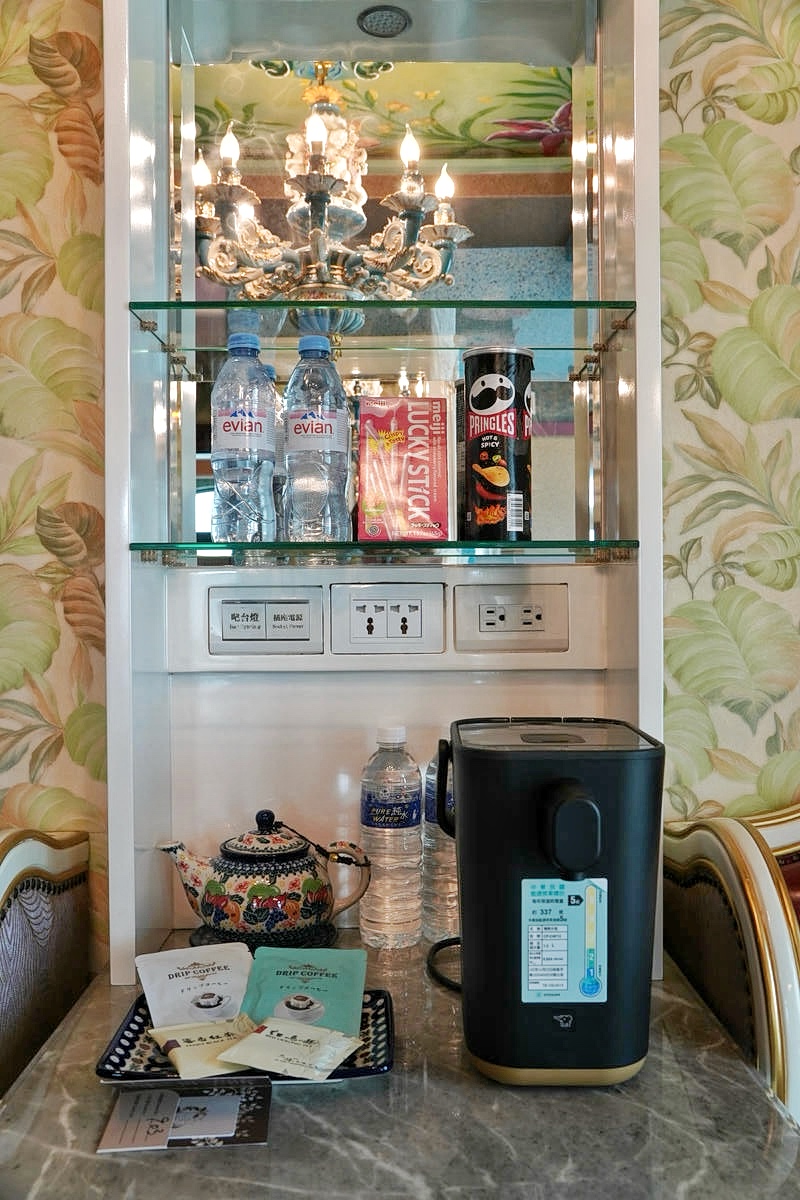 【花蓮七星潭住宿】入住七星潭最美飯店!水上明月海景渡假旅店Hotel Moon,坐擁月牙灣海岸線第一排、眺望四八高地,住進歐洲藝廊宮殿,法式洛可可風情,體驗極致奢華住宿一泊二食 - 第32張圖