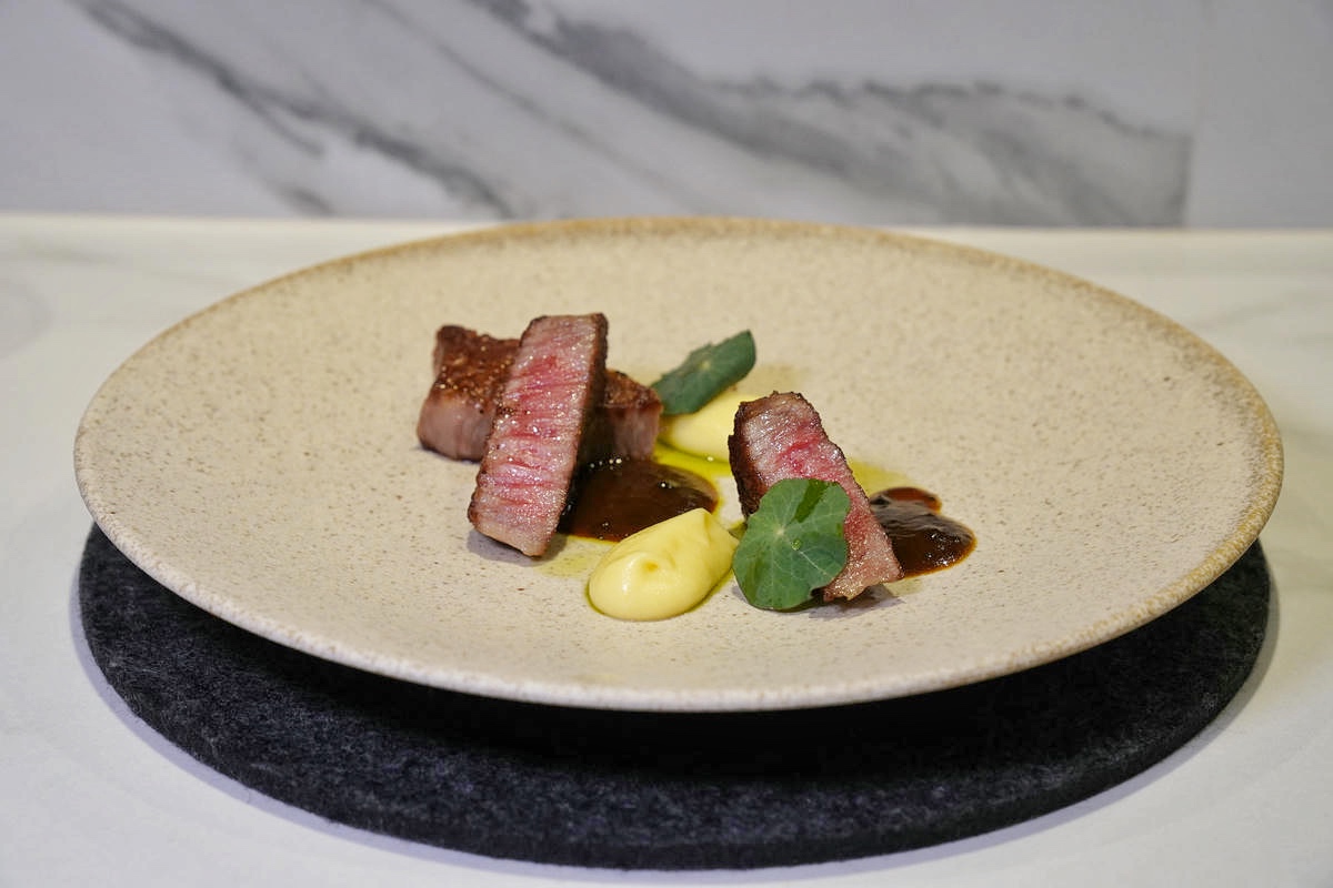 【台北頂級鐵板燒推薦】道和鐵板燒DOWA Teppanyaki:五感饗宴×日式侘寂美學,2025東區最奢華鐵板燒新開幕!打造極致味蕾新感受 - 第93張圖
