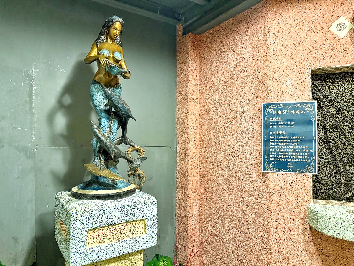 【花蓮七星潭住宿】入住七星潭最美飯店!水上明月海景渡假旅店Hotel Moon,坐擁月牙灣海岸線第一排、眺望四八高地,住進歐洲藝廊宮殿,法式洛可可風情,體驗極致奢華住宿一泊二食 - 第66張圖