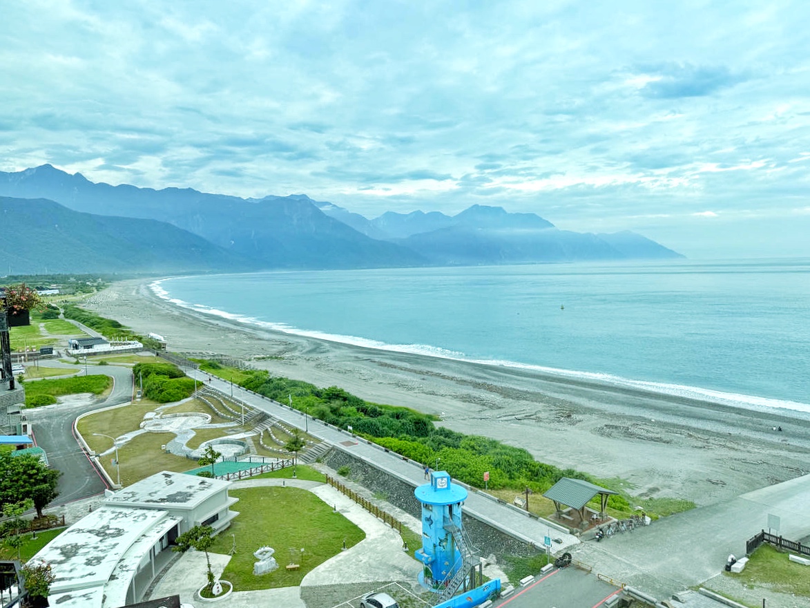 【花蓮七星潭住宿】入住七星潭最美飯店!水上明月海景渡假旅店Hotel Moon,坐擁月牙灣海岸線第一排、眺望四八高地,住進歐洲藝廊宮殿,法式洛可可風情,體驗極致奢華住宿一泊二食 - 第53張圖