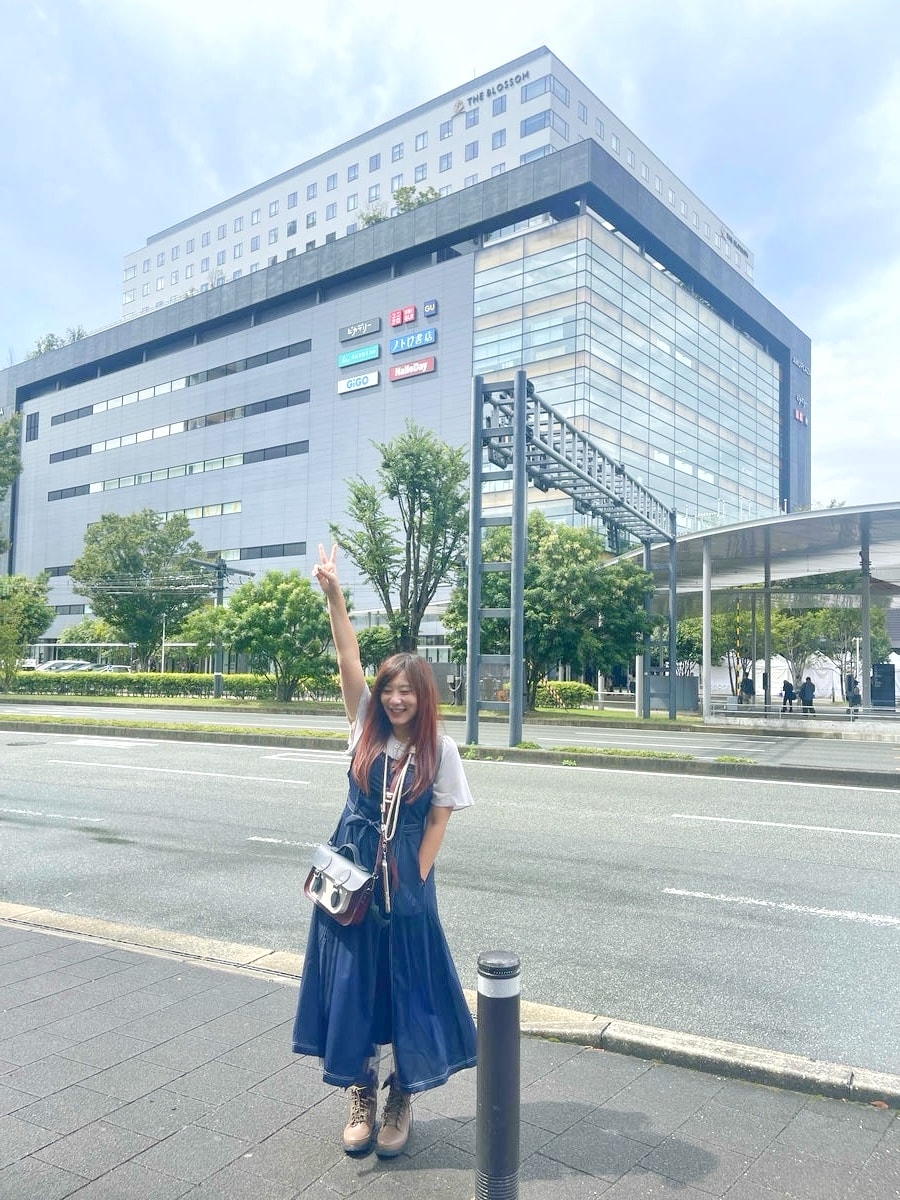 質感女孩穿搭,ehole氣質長洋,傘袖假兩件拼接下紗洋裝,完美你的夏秋之際 - 第23張圖