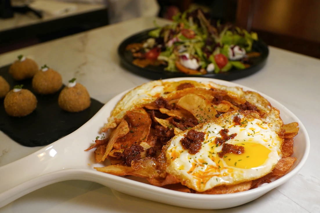 台北西班牙餐酒館推薦 EL Marqués,必吃道地 TAPAS ,一定要先預訂的西班牙海鮮燉麵!承襲家族味覺記憶,述說餐點精彩故事 - 第43張圖