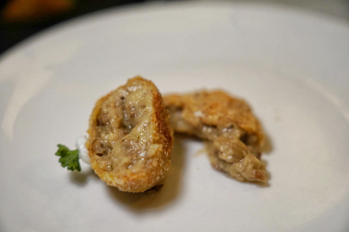 台北西班牙餐酒館推薦 EL Marqués,必吃道地 TAPAS ,一定要先預訂的西班牙海鮮燉麵!承襲家族味覺記憶,述說餐點精彩故事 - 第48張圖