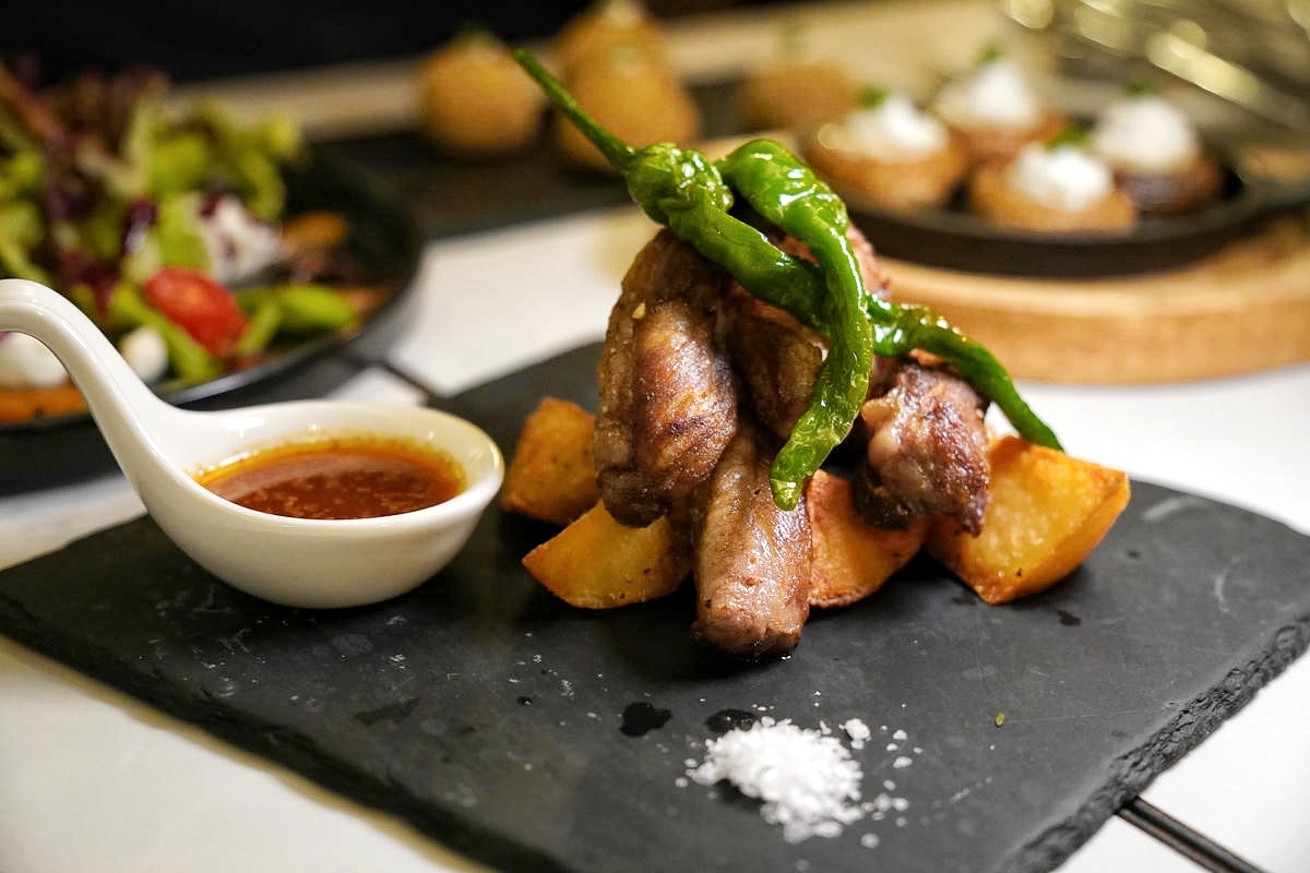 台北西班牙餐酒館推薦 EL Marqués,必吃道地 TAPAS ,一定要先預訂的西班牙海鮮燉麵!承襲家族味覺記憶,述說餐點精彩故事 - 第56張圖