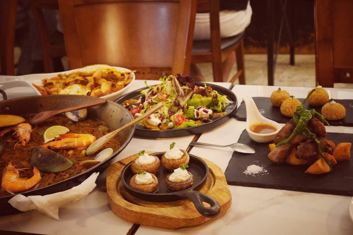 台北西班牙餐酒館推薦 EL Marqués,必吃道地 TAPAS ,一定要先預訂的西班牙海鮮燉麵!承襲家族味覺記憶,述說餐點精彩故事 - 第3張圖